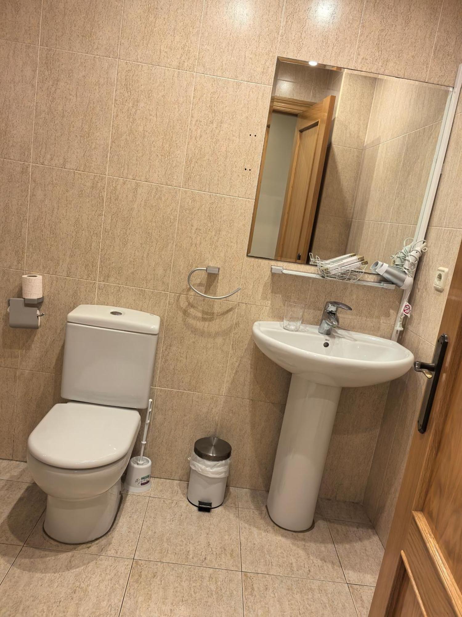 Hostal San Isidro Autol Buitenkant foto